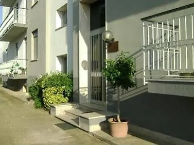 Albatros Bed & Breakfast 2*